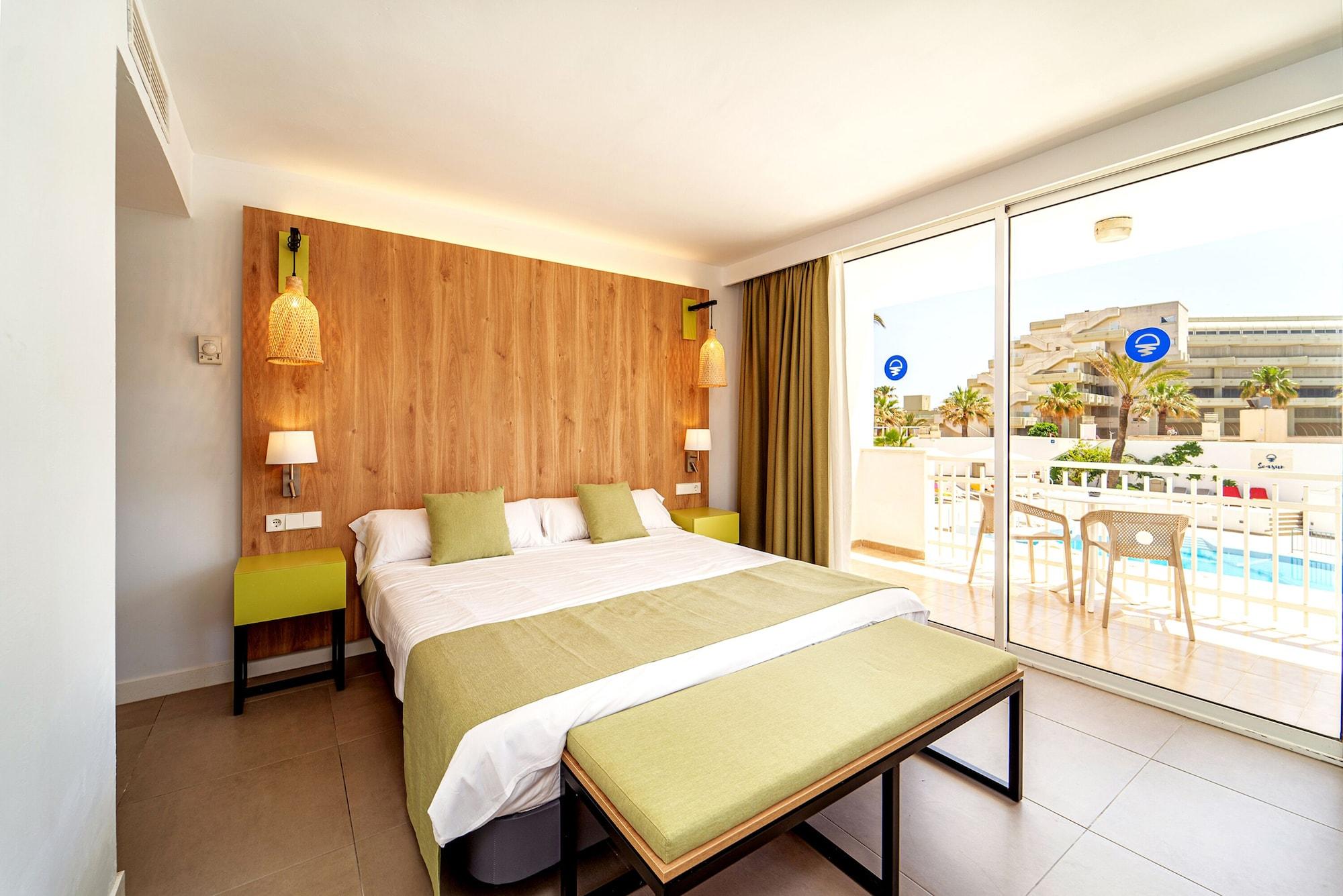 Hotel SeaSun Siurell Sa Coma  Esterno foto